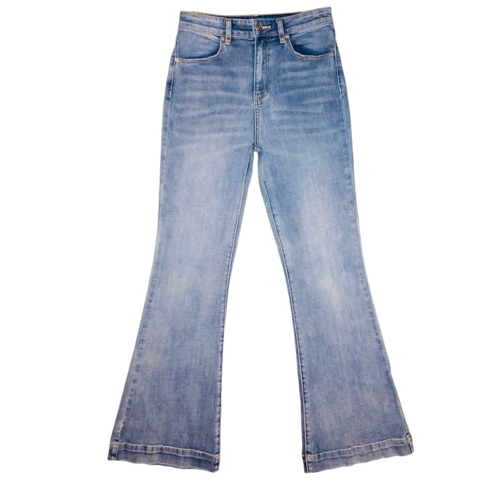 High waisted bell bottom 70s jeans by Chelsea & Violet boho VIBES, light wash